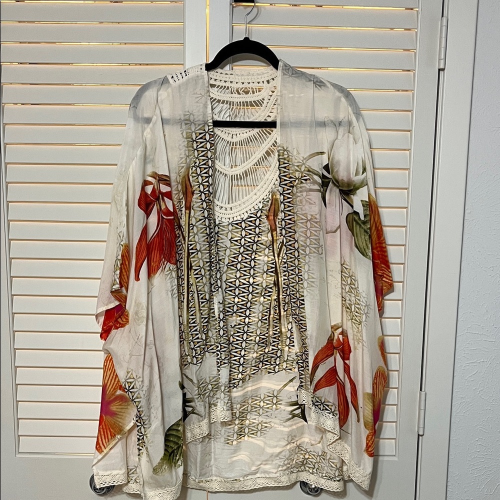 Chico’s Bohemian Silk Blend Floral Kimono Shawl Cream Tropical Accents One Size